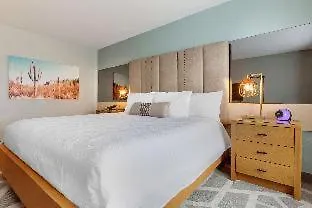 La Quinta Inn & Suites By Wyndham Tempe University, Phoenix 2*,